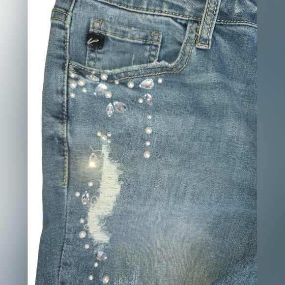 EMBELLISHED KanCan Jeans - Picture 3 of 5